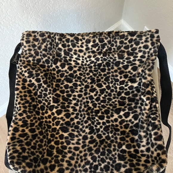 Drawstring Soft Leopard Backpack - Picture 2 of 2